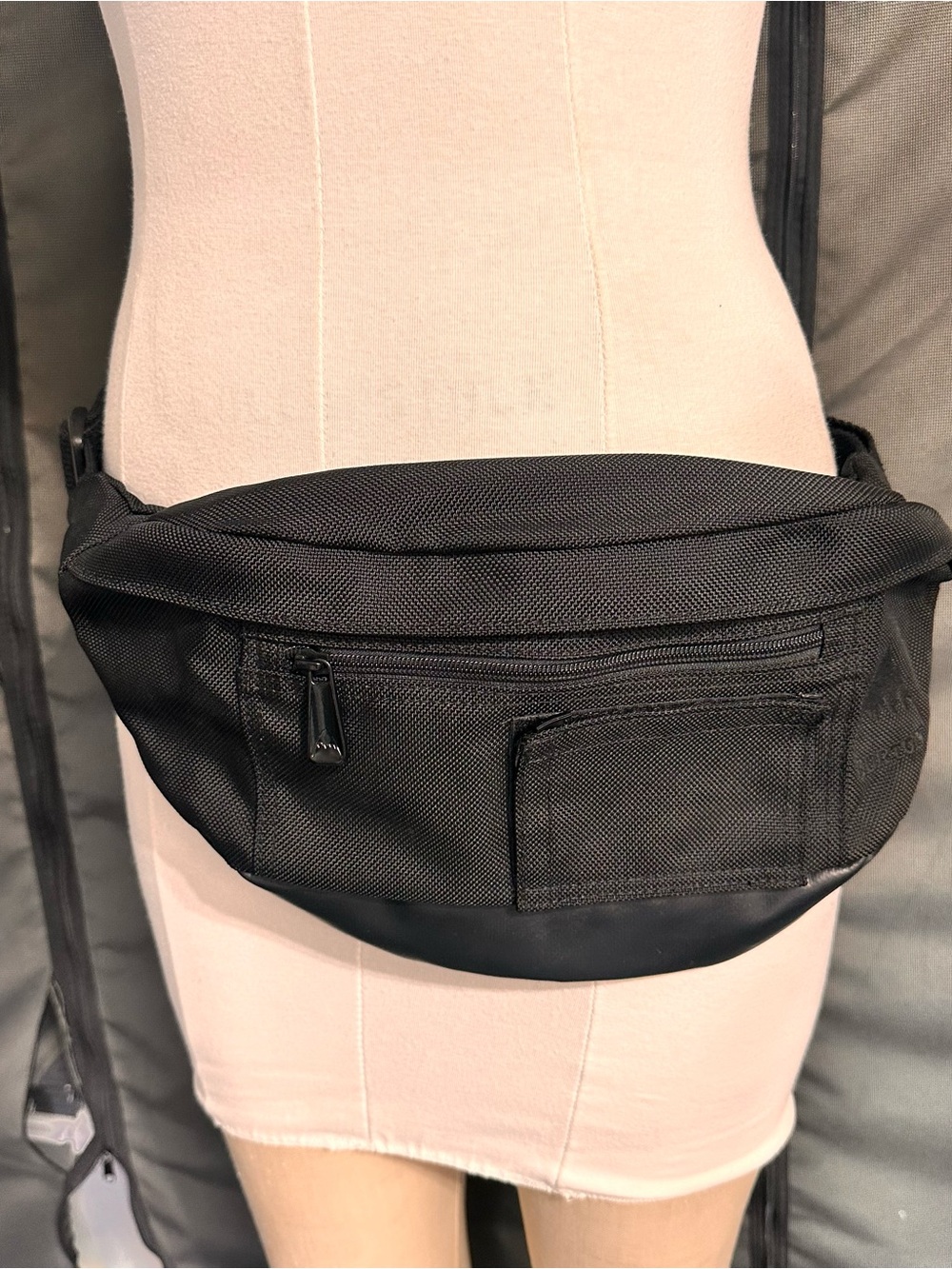 Burton Waist Bag Fanny Pack Running Black Lightweight Sport Belt Bag